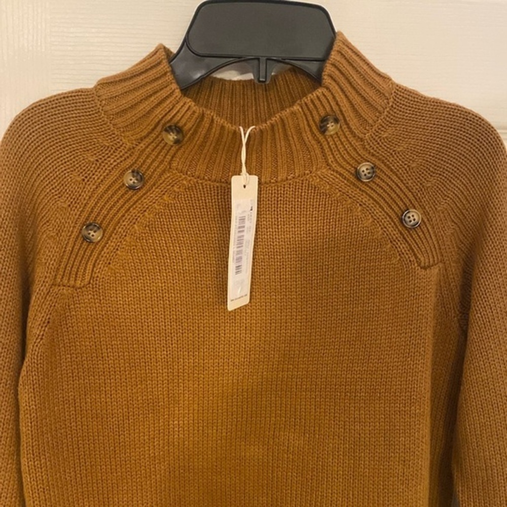 Beautiful brown Copper key sweater